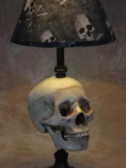"Desk Lamp With Life-size Skull And Bone Shade" Haunted House Lighting -Halloween Props Promotion desk lamp with life size skull and bone shade haunted house lighting 23613599041
