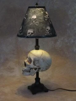 "Desk Lamp With Life-size Skull And Bone Shade" Haunted House Lighting -Halloween Props Promotion desk lamp with life size skull and bone shade haunted house lighting 23613604417