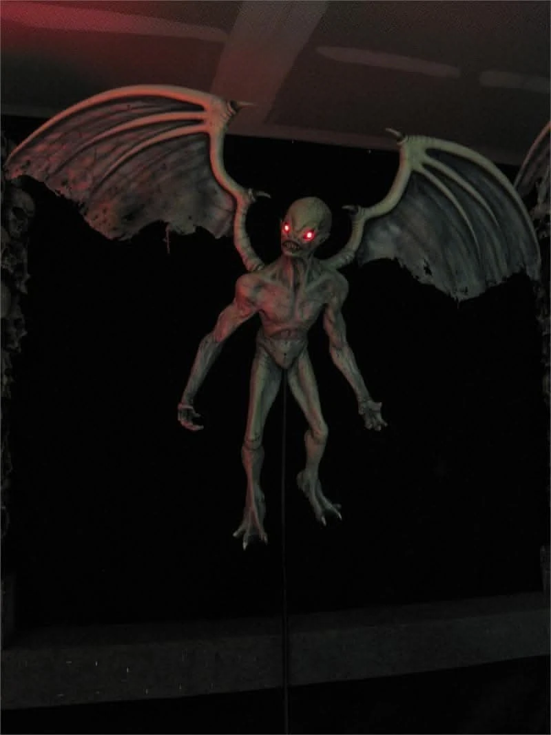 "Gothic Demon" Monster Halloween Prop 4 "Gothic Demon" Monster Halloween Prop - Image 2