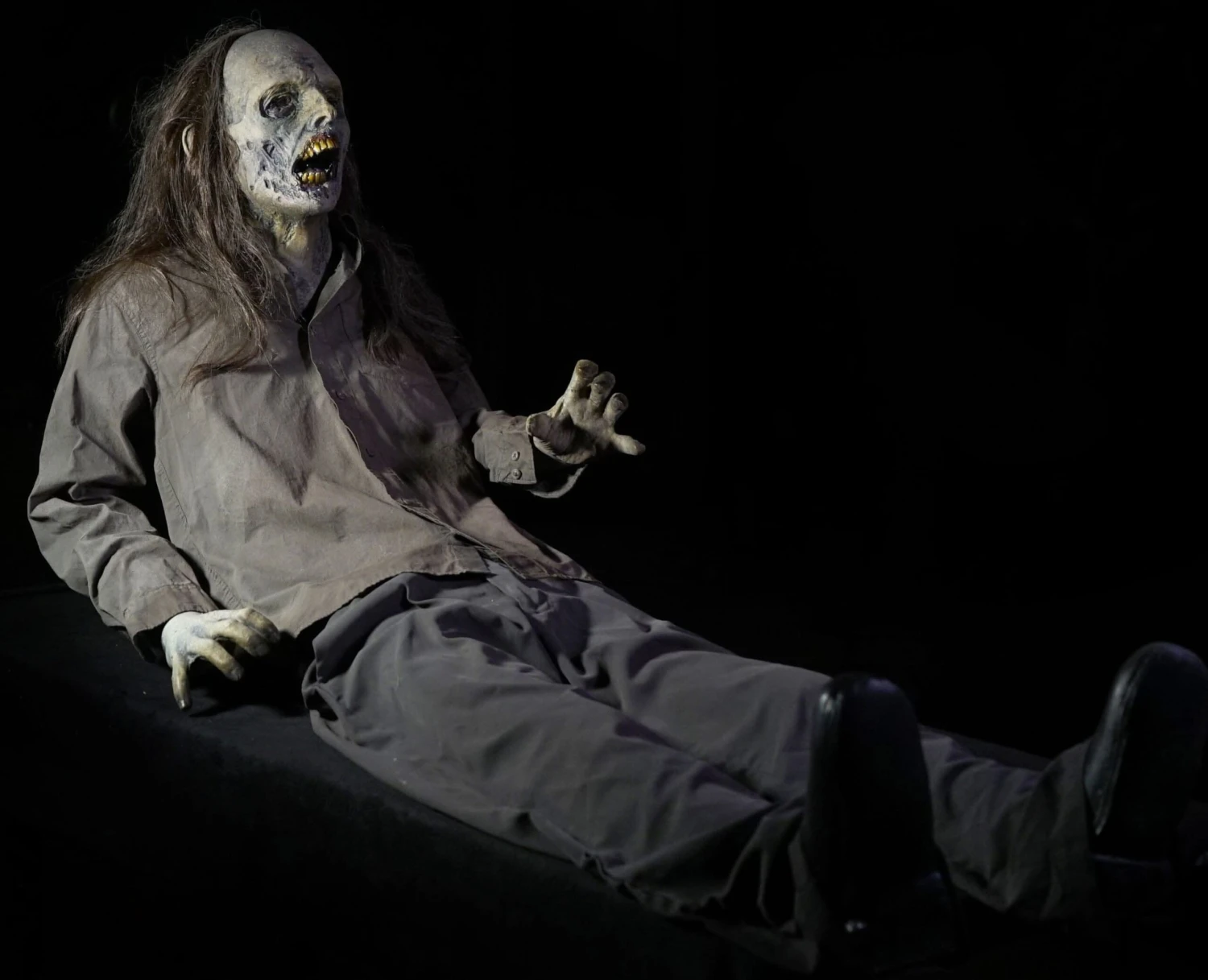 "Graveyard Ghoul" Static Zombie Prop By Jordu Schell 3 "Graveyard Ghoul" Static Zombie Prop By Jordu Schell